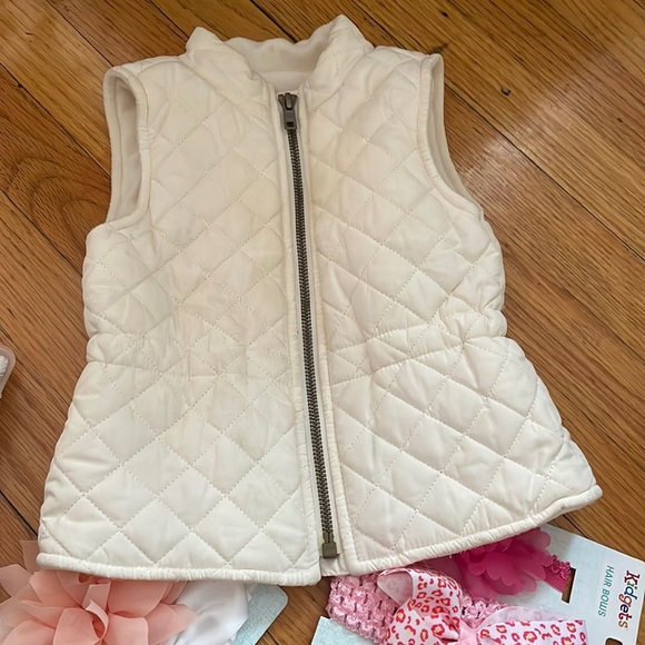 Coach diaper bag filled with goodies - Picture 7 of 16